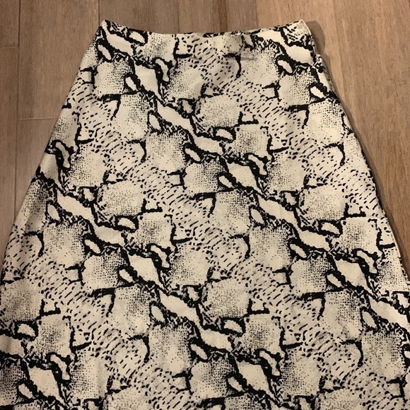 Dance & Marvel satin Maxi/ Long skirt python print with elastic band size S - Picture 12 of 16